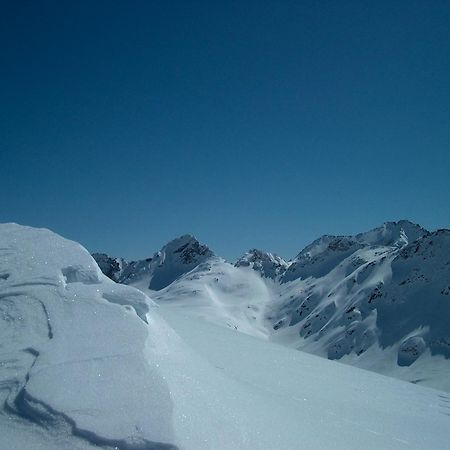 Hotel & Restaurant Forni Airolo Bagian luar foto